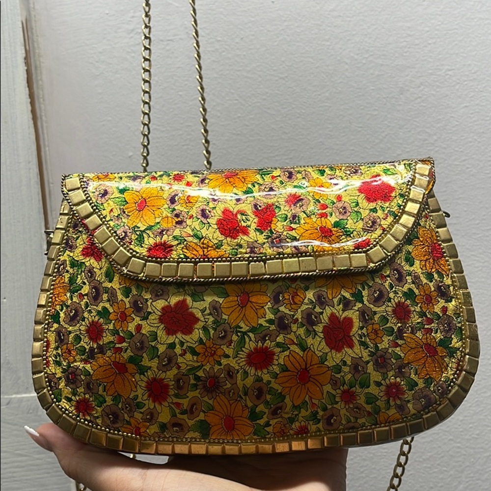 Antik Kraft Clutch
